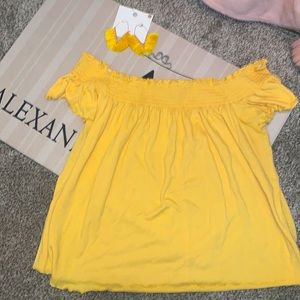 Adorable yellow off the shoulder shirt w earrings